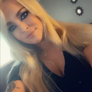 Meet your Posher, Holly